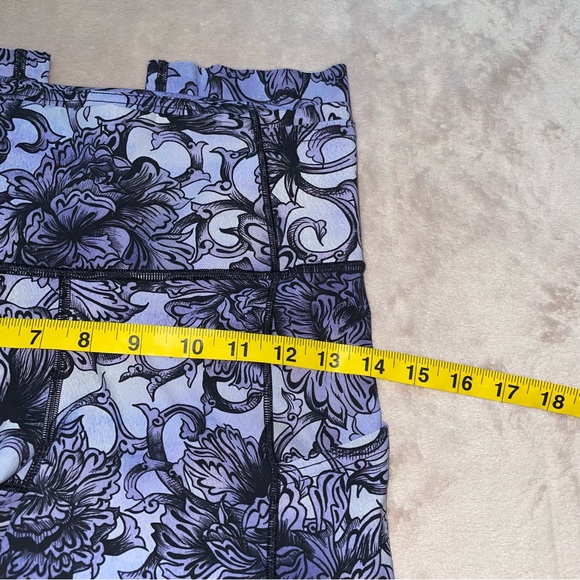 Lululemon floral crop leggings size 6 - Picture 11 of 14